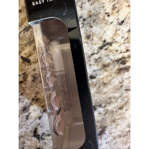 Sally Hansen 6 Sets of 24 Press on Oval Shaped Nails With Glue New - Picture 6 of 6